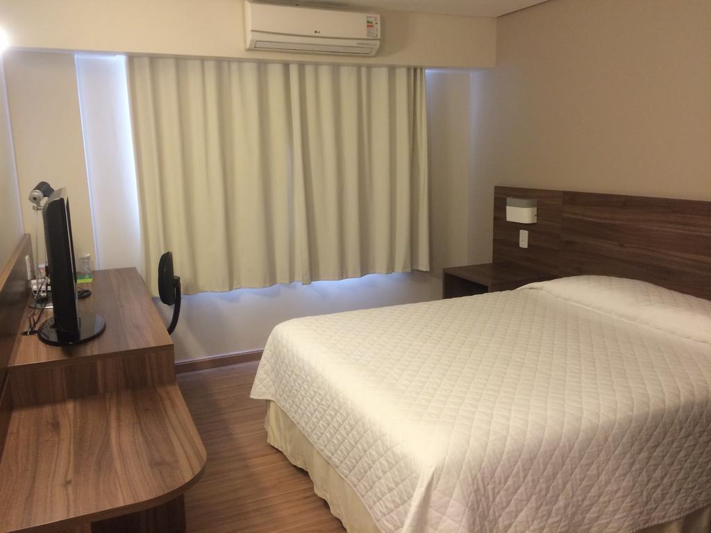 Mogano Business Hotel- Eletroposto Hotel