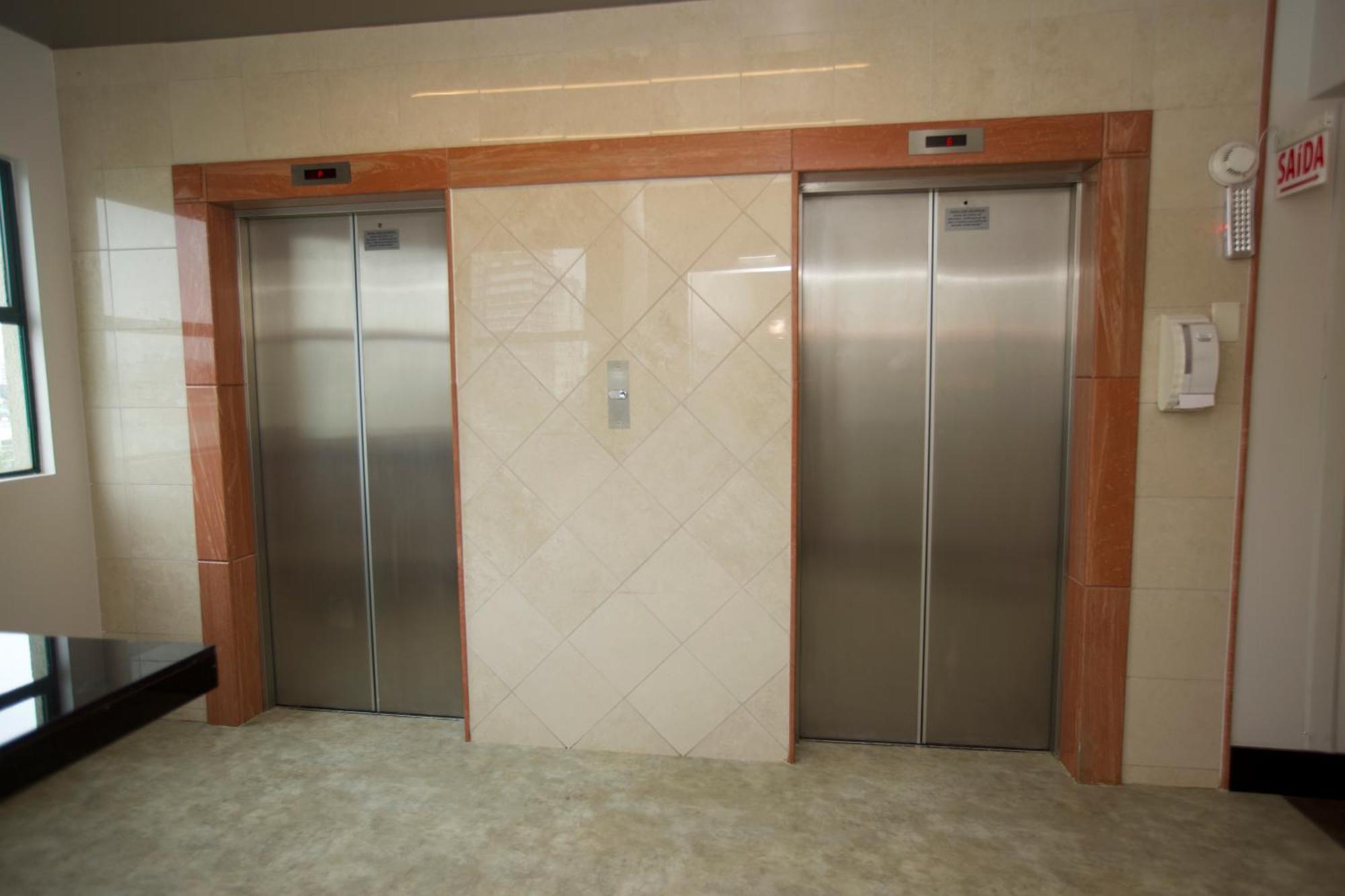 Mogano Business Hotel- Eletroposto 3*